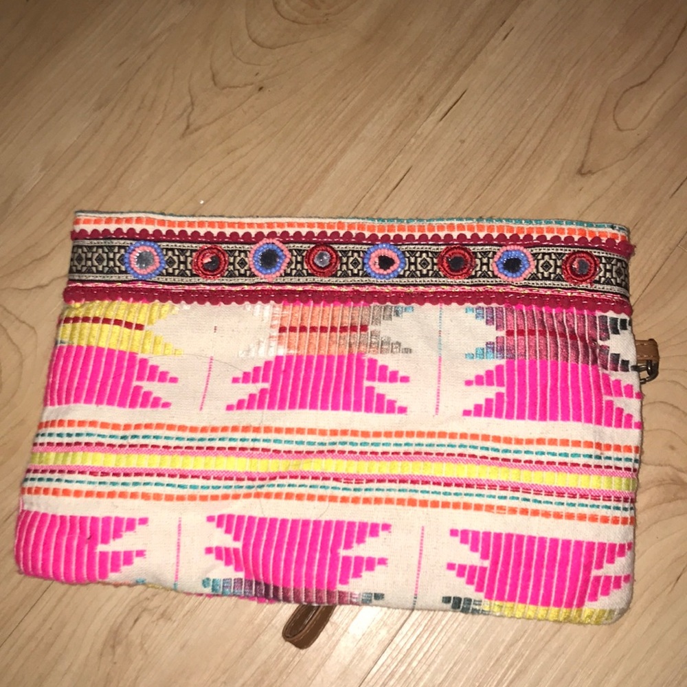 Colorful Aztec clutch - Picture 3 of 3